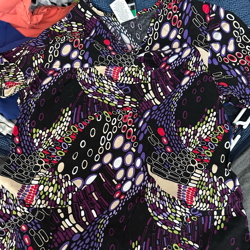 Scrub top